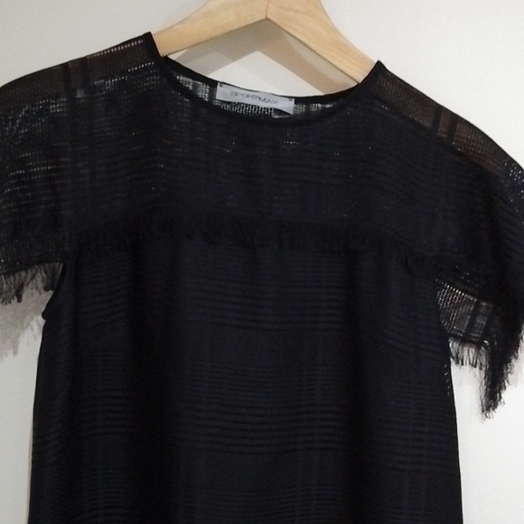 D3 Sportmax 2 sheer mesh open sleeve top with zip at left shoulder - Picture 6 of 9